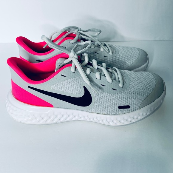 Nike Revolution 5 Gray Pink Athletic Shoe New 5Y 6.5 - Picture 2 of 4